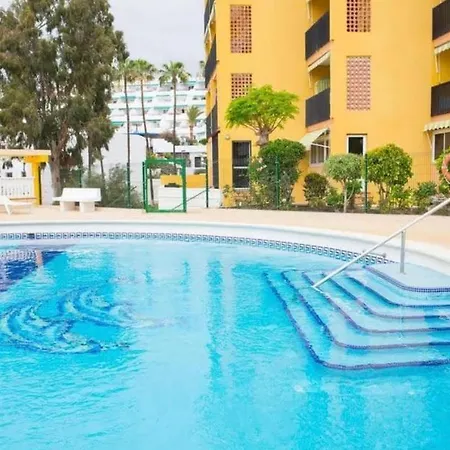 Las Americas For Holiday Адехе